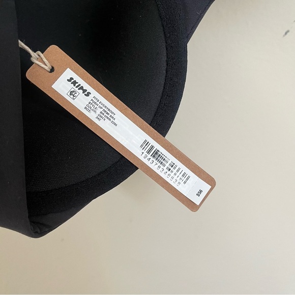 Skims NWT “Push Up Demi Bra” (34C in Onyx) - Picture 6 of 8